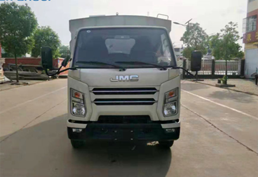 江鈴5方掃路車(chē)圖片