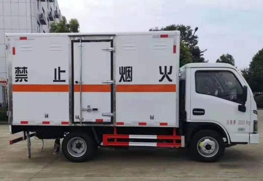 躍進(jìn)藍(lán)牌柴油國六爆破器材運輸車